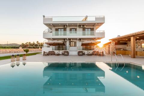 Ktima Kritikos - 6 Bedroom Villa with heated pool
