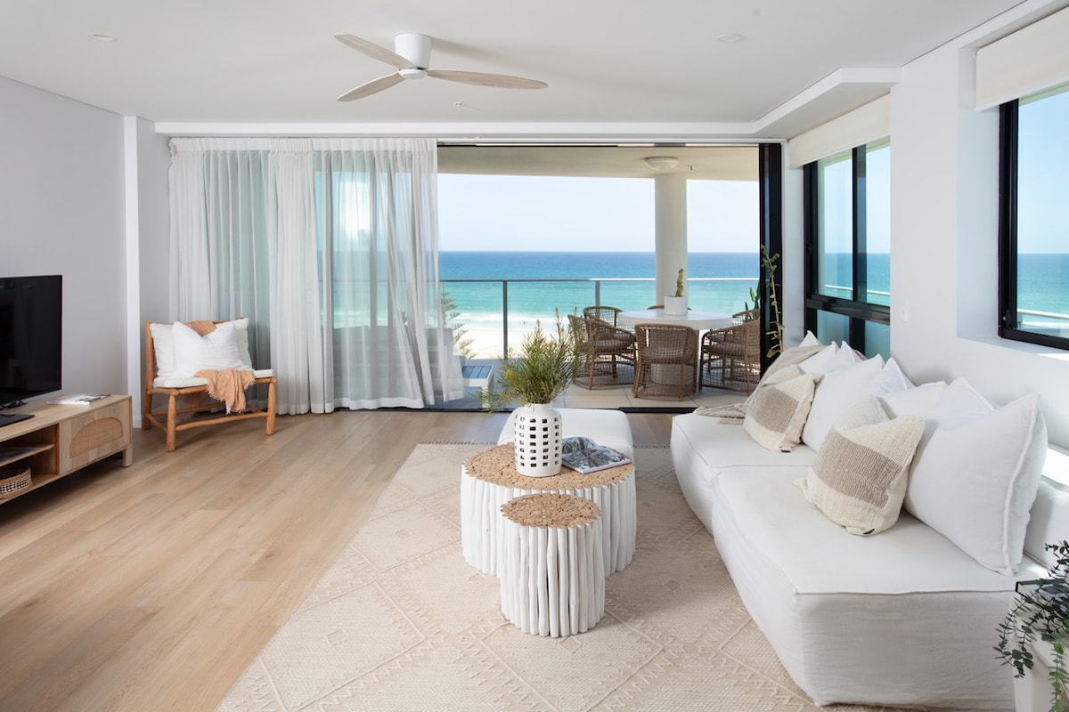Top performing Airbnb: Villa Sol - 3 Bedroom Luxury Villa in Kirra in Coolangatta