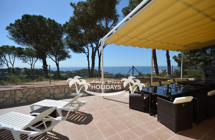 Costa Brava Holidays Villa Yuca, Sea views, Pool gallery image 3