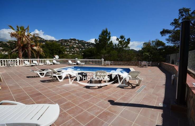 Costa Brava Holidays Villa Yuca, Sea views, Pool gallery image 4