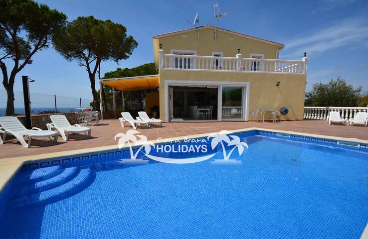 Costa Brava Holidays Villa Yuca, Sea views, Pool gallery image 2