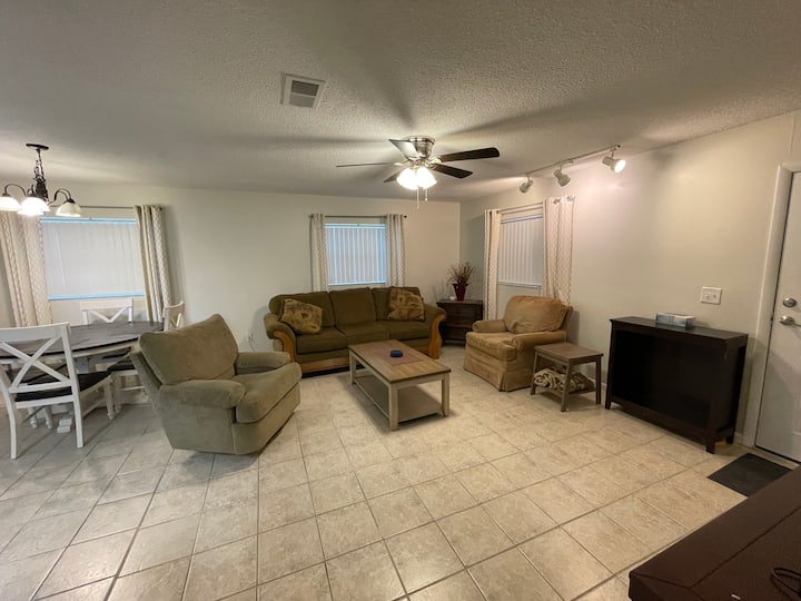 Comfortable And Convenient - Ocala, FL