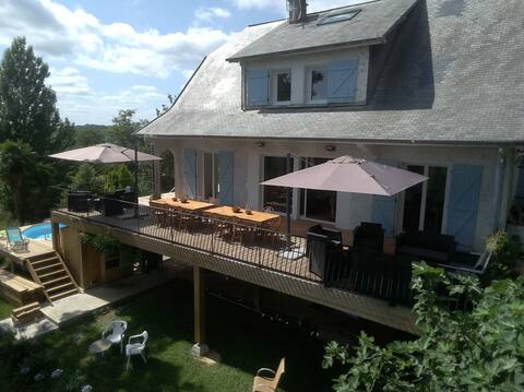 Villa and pool with mountain views / 16p