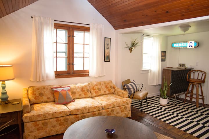 *Retro Bay View Bungalow* 1/2 Mile To Lake - Milwaukee