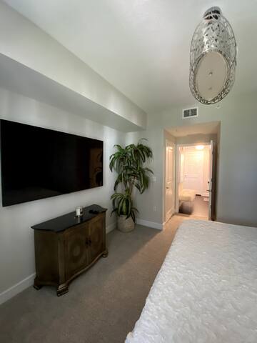 Enjoy Peace & tranquillity. A home away from home gallery image 5