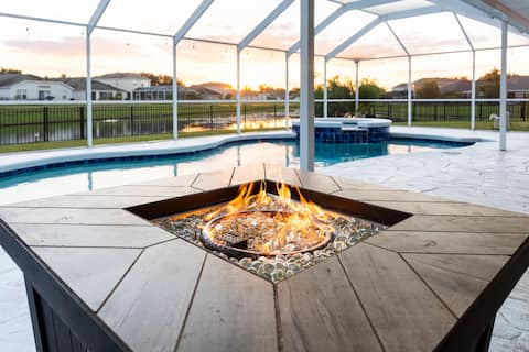Cheerful 4 Bd home w/ Heated Salt Water Pool & Spa
