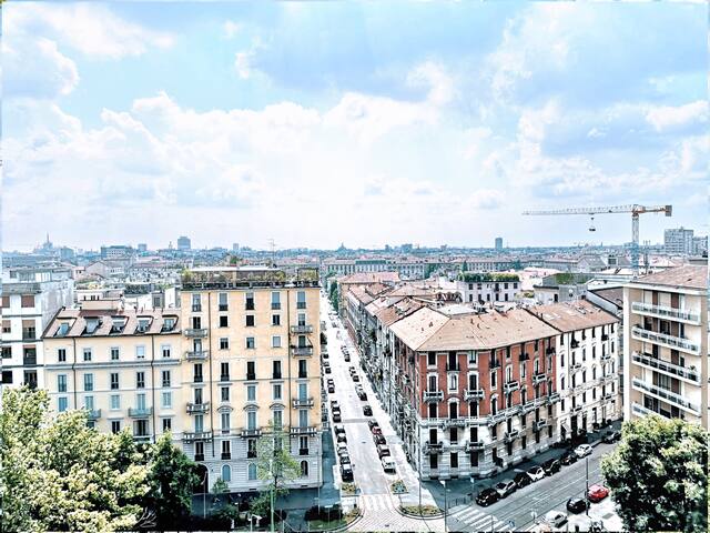MILANO SKYLINE LUXURY APARTMENT gallery image 4