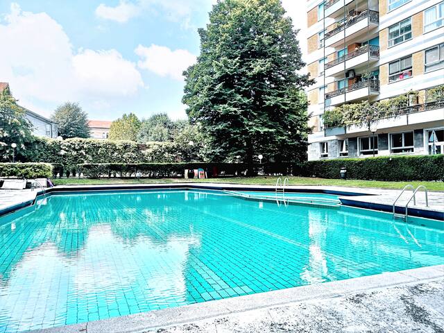 MILANO SKYLINE LUXURY APARTMENT gallery image 2