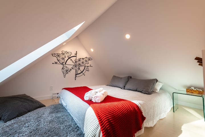 Bedroom in the attic overlooking the stars