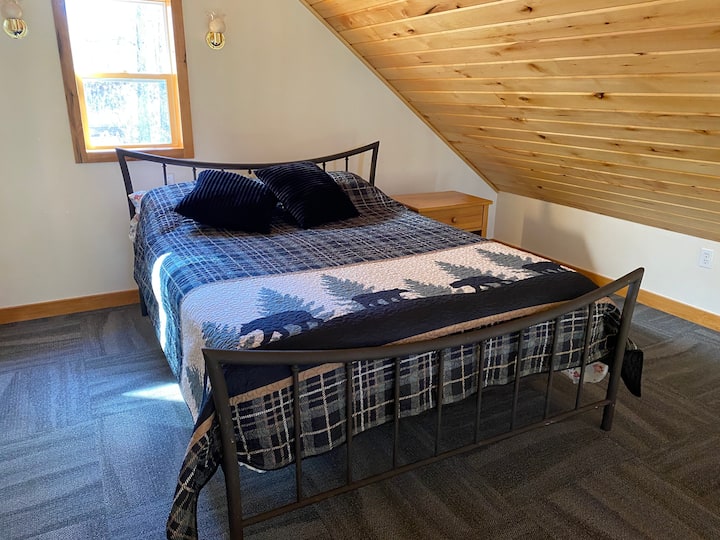Queen loft bed with twin daybed 