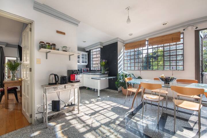 Art Deco Penthouse Gem in Condesa: 3-BR & More gallery image 3