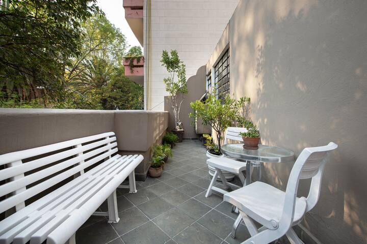 Art Deco Penthouse Gem in Condesa: 3-BR & More gallery image 2