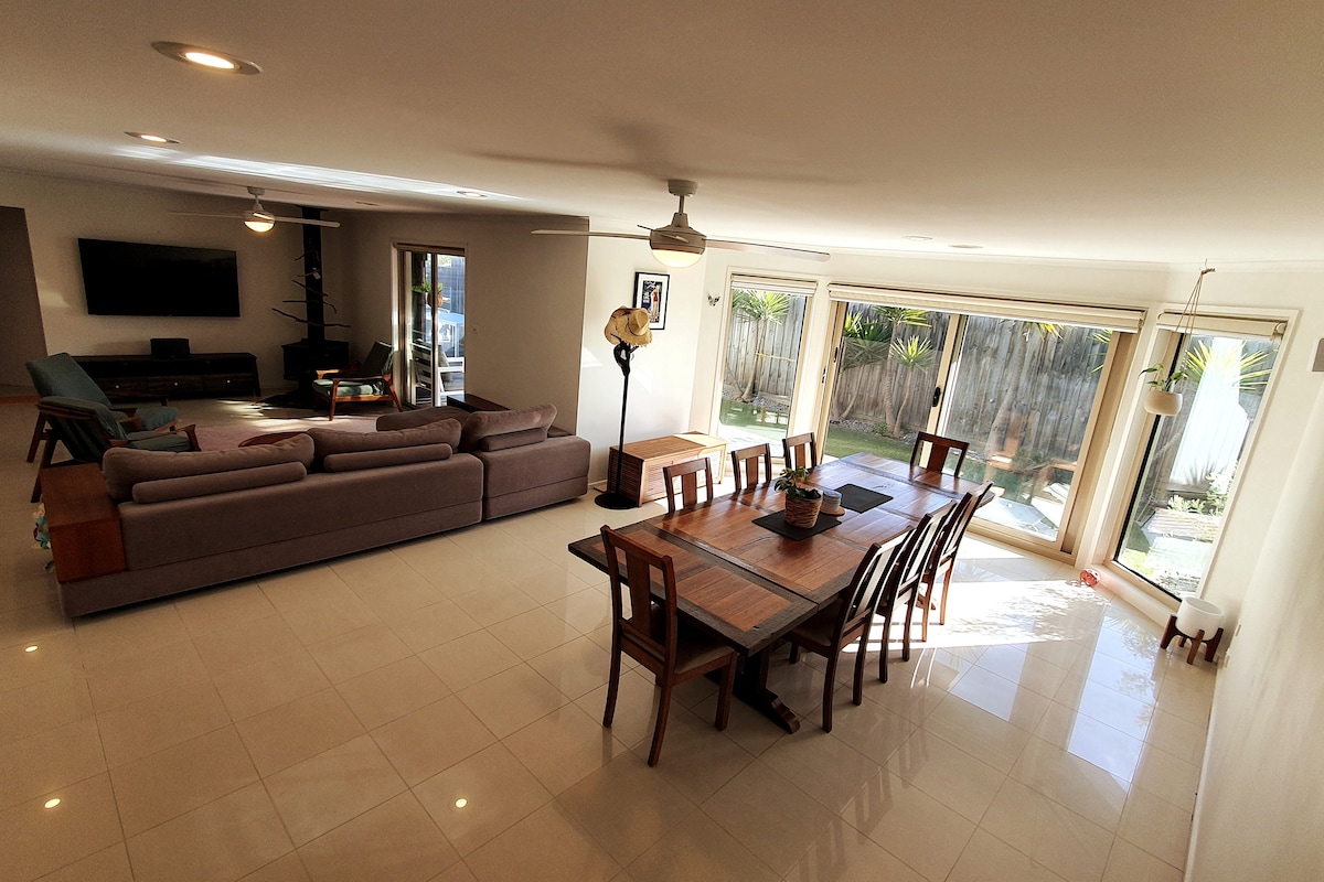 Top Airbnb: Holyday house on Holyhead - beach 400m, spa, A/C in Torquay