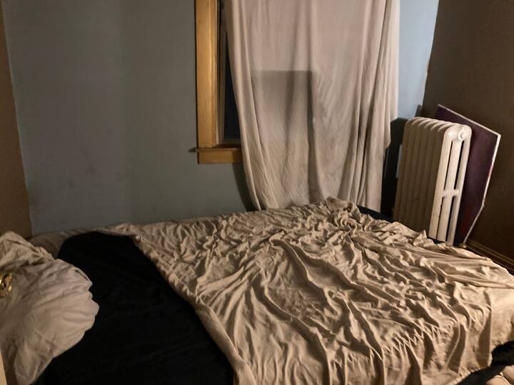 Small Room at Pet Friendly and Smoker Friendly Houses