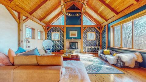Grand Chalet in Majestic Catskills Wilderness