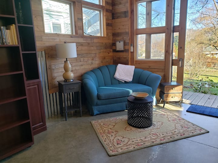 Funky Garden Oasis In The Heart Of Asheville - Asheville, NC