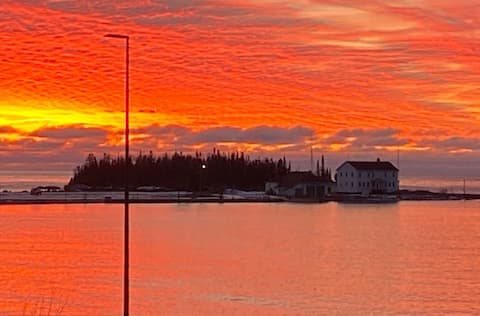Songbird Suite on Lake Superior in Grand Marais!