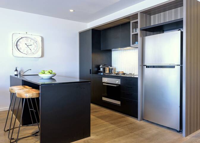 Cosmo Stays- Penthouse with Incredible City View gallery image 3