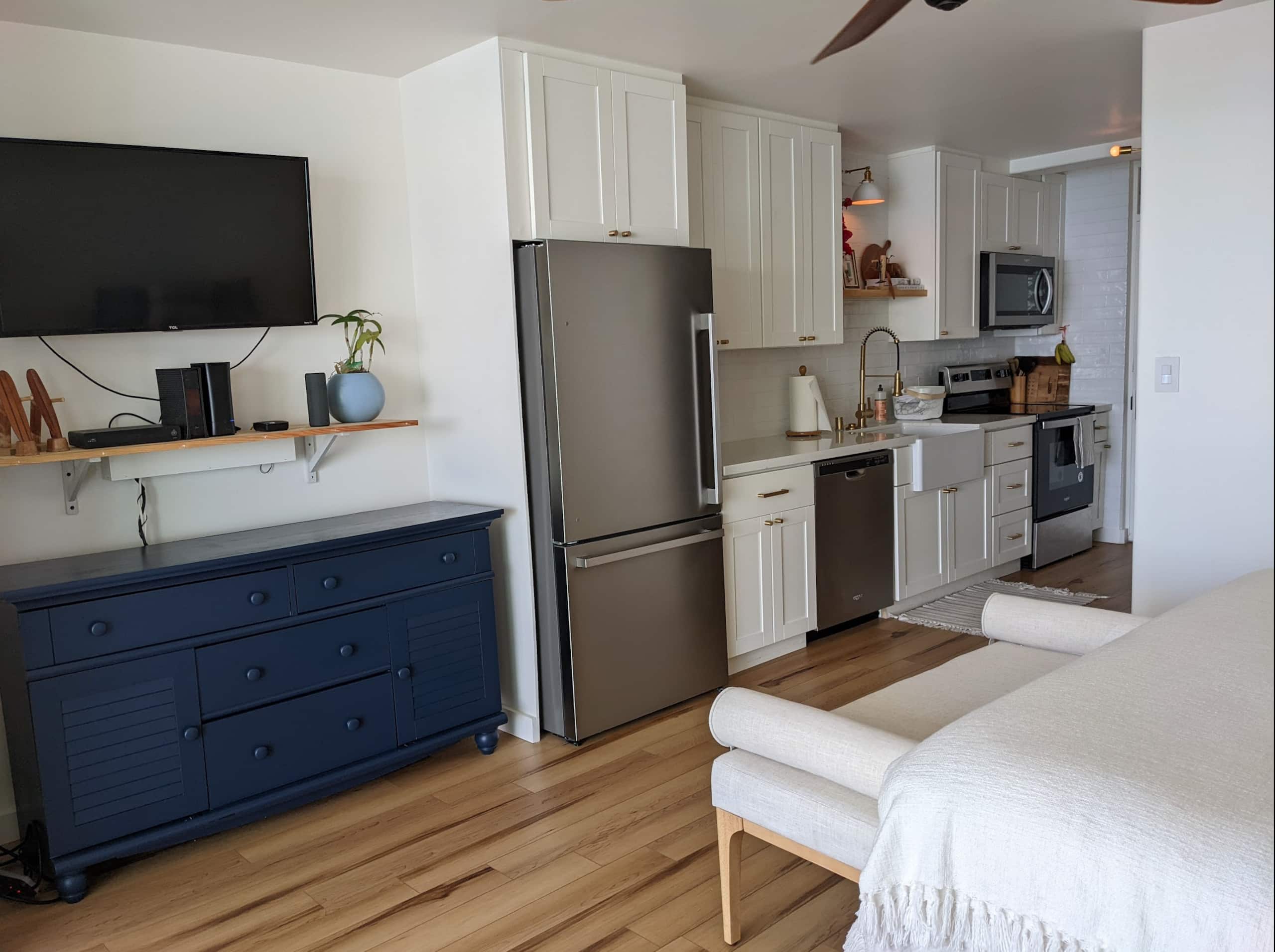 Condo in Kailua-Kona · ★4.98 · Studio · 2 beds · 1 bath - Image 5