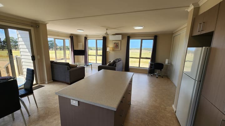 Woodford Valley Views Farm Stay Near Warrnambool - ウォーナンブール