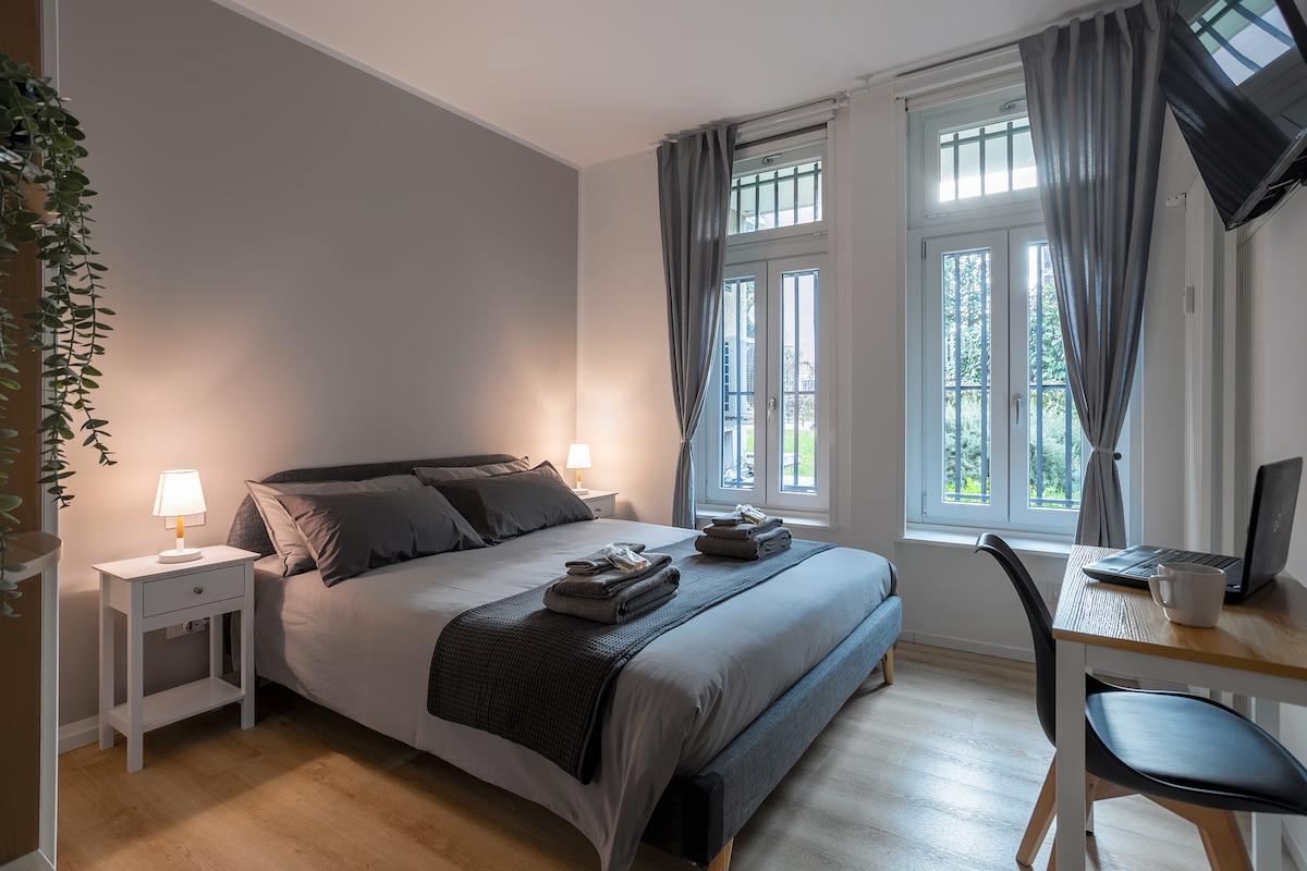 可欣赏内院景观的卧室