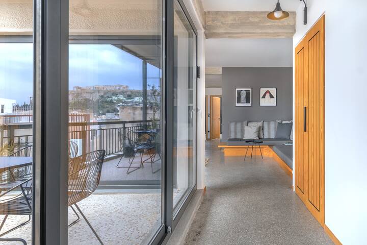 TheHostMaster Picturesque Acropolis Hill Penthouse gallery image 2