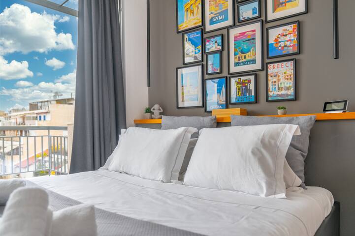 TheHostMaster Picturesque Acropolis Hill Penthouse gallery image 3