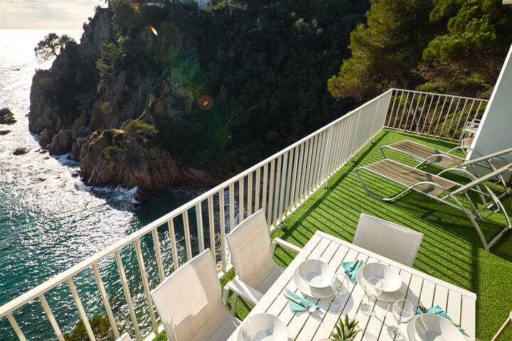 Luxury villa with incredible sea views gallery image 5