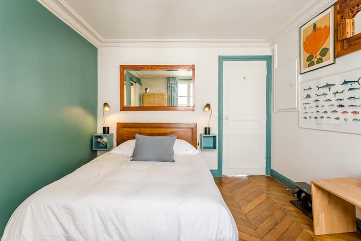 Guest bedroom / Photo : Davide Leggio