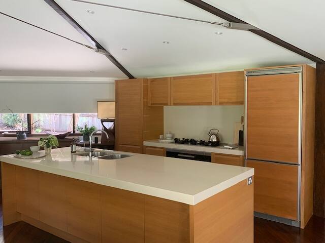 Tranquil home, walking distance to the beach. gallery image 4