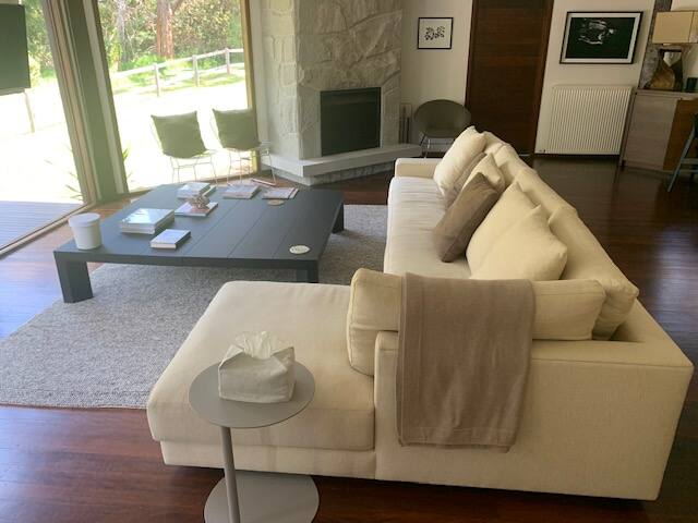 Tranquil home, walking distance to the beach. gallery image 5