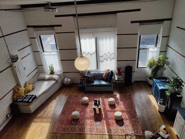 2 Bed Loft- Firehouse from 1920s – Healing Energy