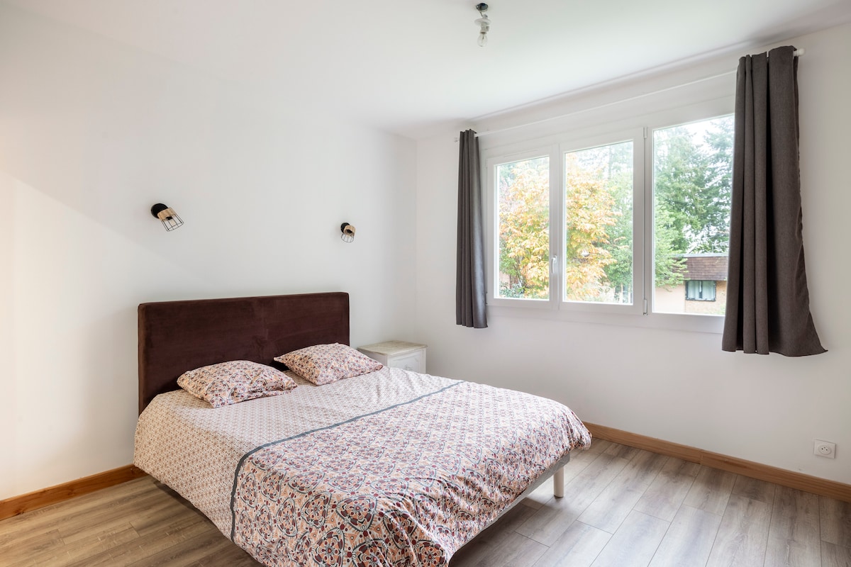 Cuarto de baño (ducha) e inodoro privado