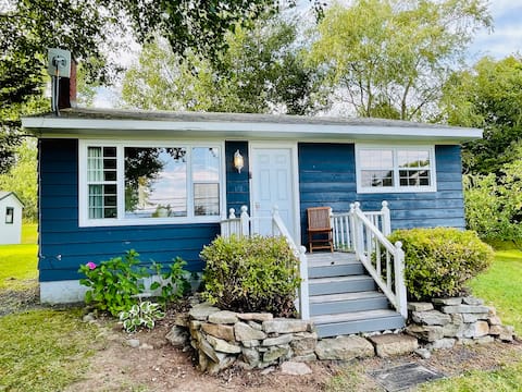 Charming 2 Bedroom Cottage in Baddeck
