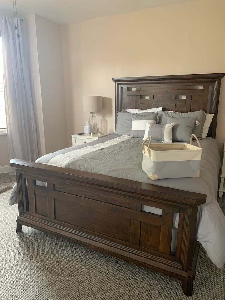Bird Of Paradise Room - Wilmington, DE