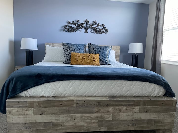 Მაღალი ხარისხის მატრასები და თეთრეული მთელი