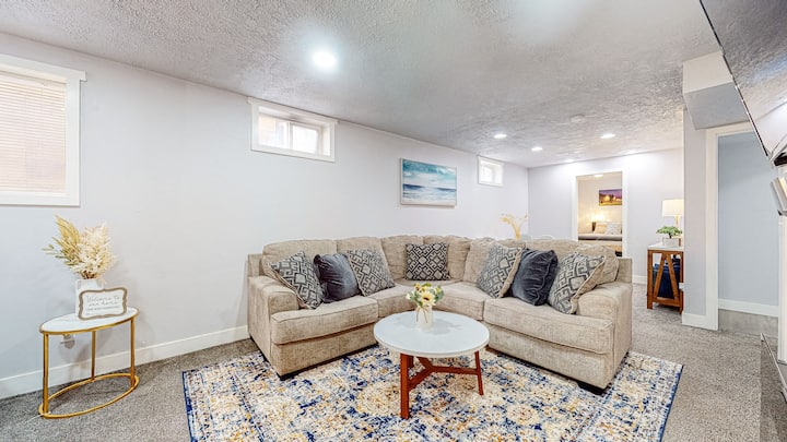 Cozy 2 Bedroom Family Getaway - Salt Lake City