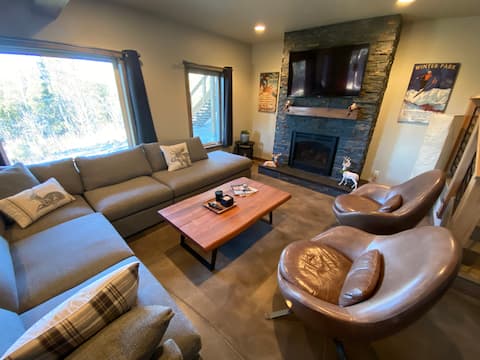 Successful Airbnb property: Cheerful Chalet with 4-Bedroom and 2 Fireplaces in Fairplay