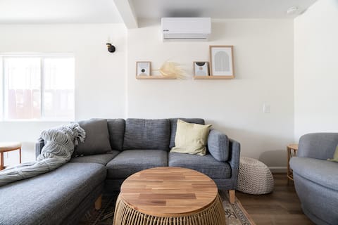 Top performing Airbnb: Cheerful 2 bedroom house in heart of San Diego in Greater Golden Hill