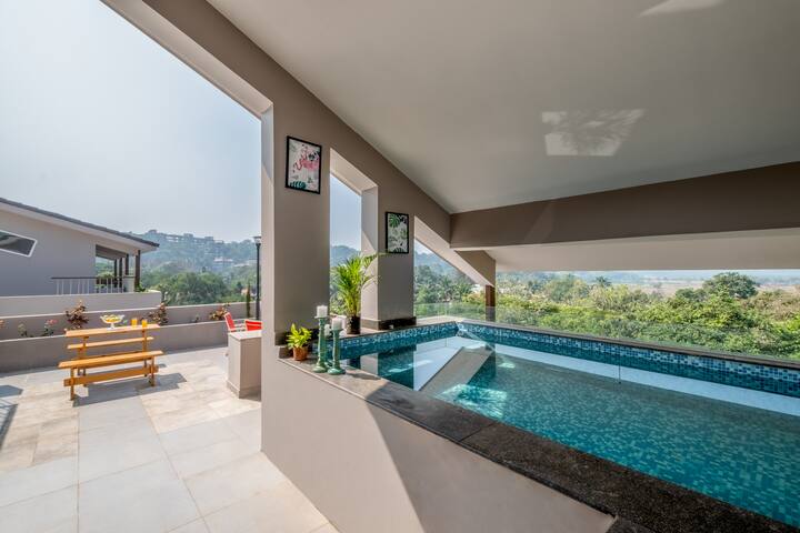 ElReino-Penthouse with Pvt Pool & Terrace-Candolim