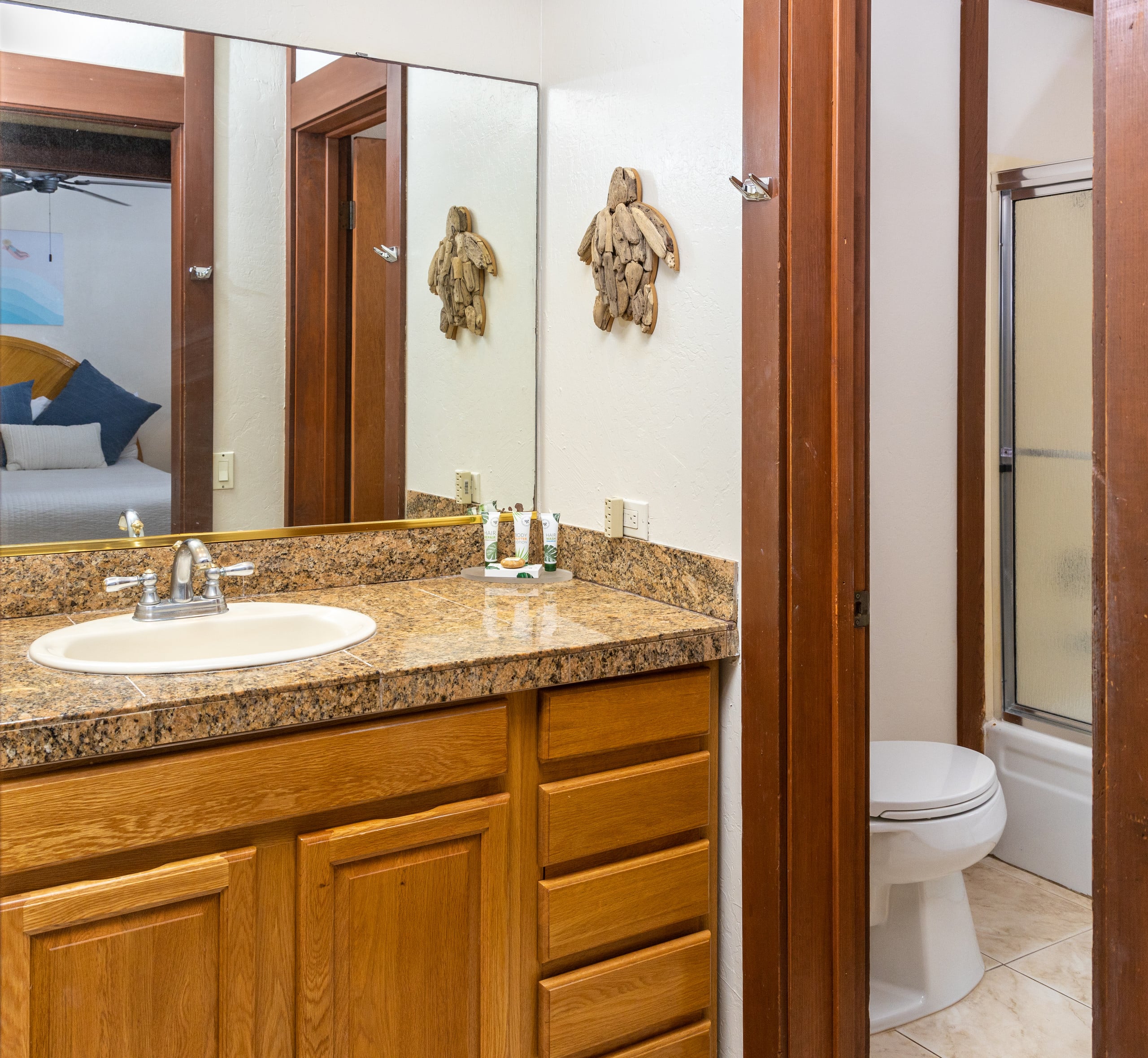 Condo in Koloa · ★4.9 · 1 bedroom · 2 beds · 1 shared bath - Image 8