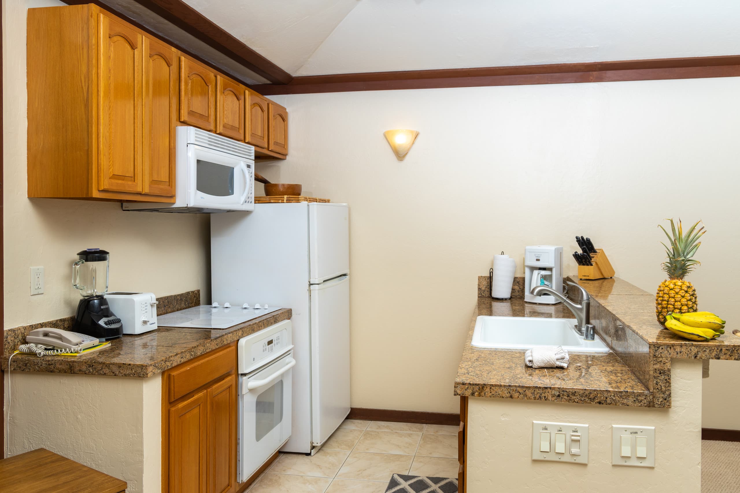 Condo in Koloa · ★4.9 · 1 bedroom · 2 beds · 1 shared bath - Image 6