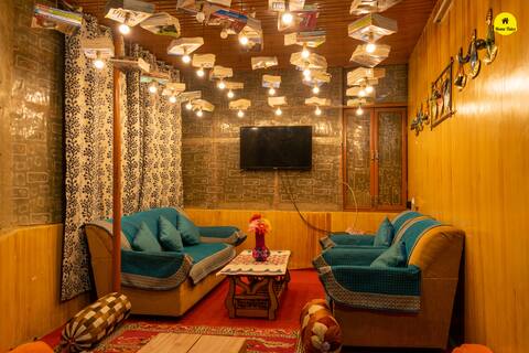 3 bedroom with rooftop, Jibhi Valley