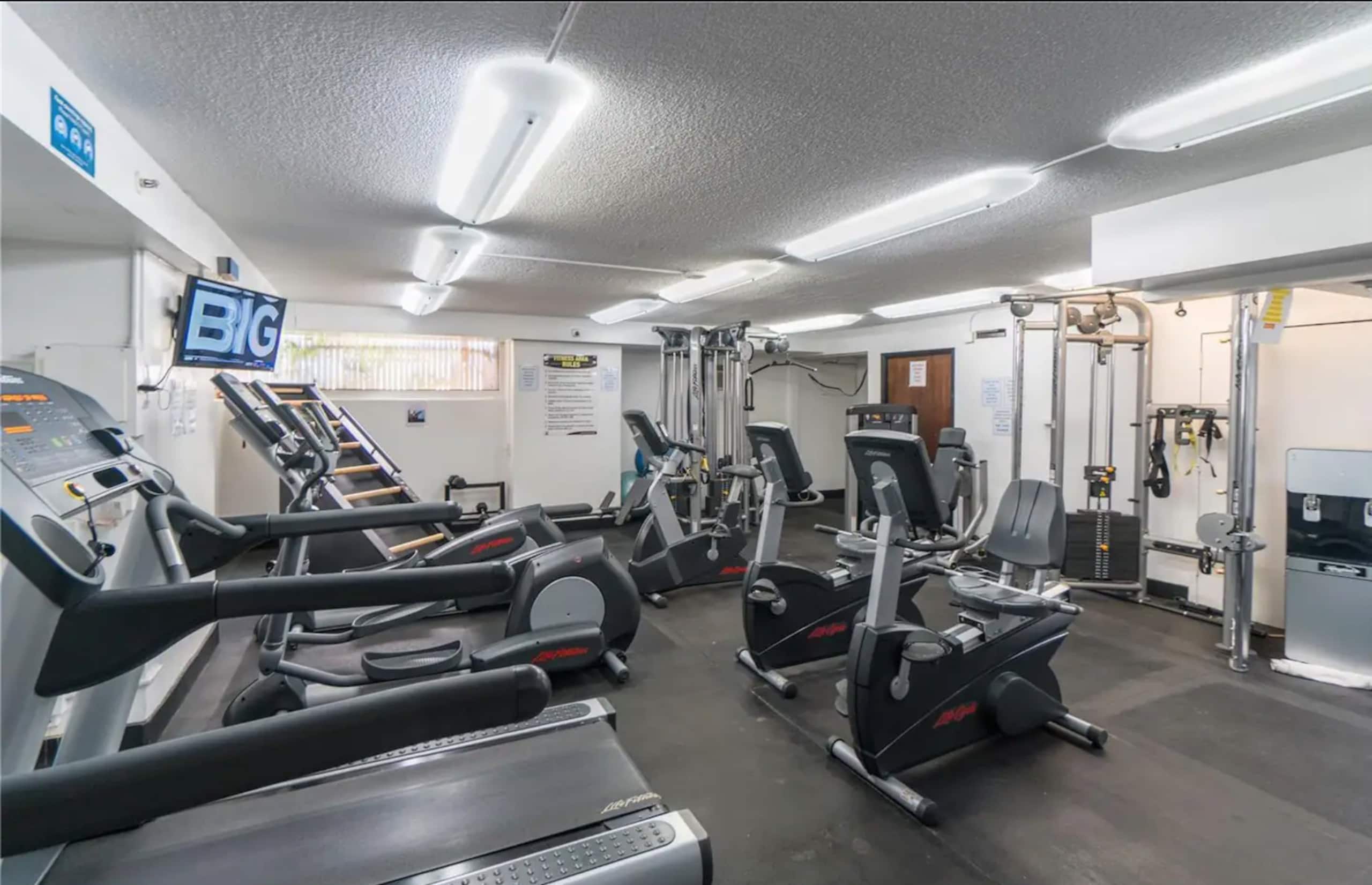 Condo in Honolulu · ★4.8 · 1 bedroom · 1 bed · 1 private bath - Image 44
