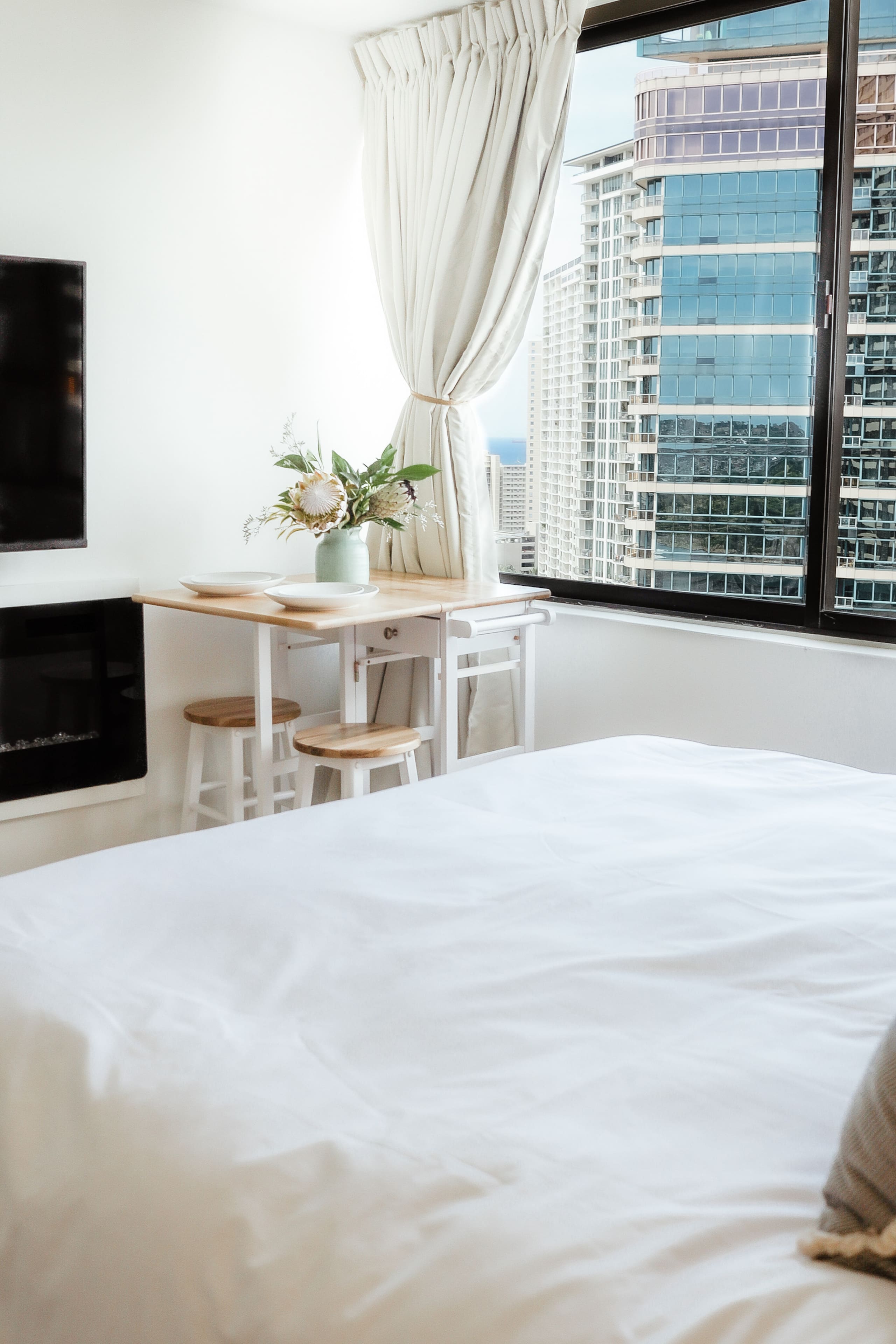 Condo in Honolulu · ★4.8 · 1 bedroom · 1 bed · 1 private bath - Image 12