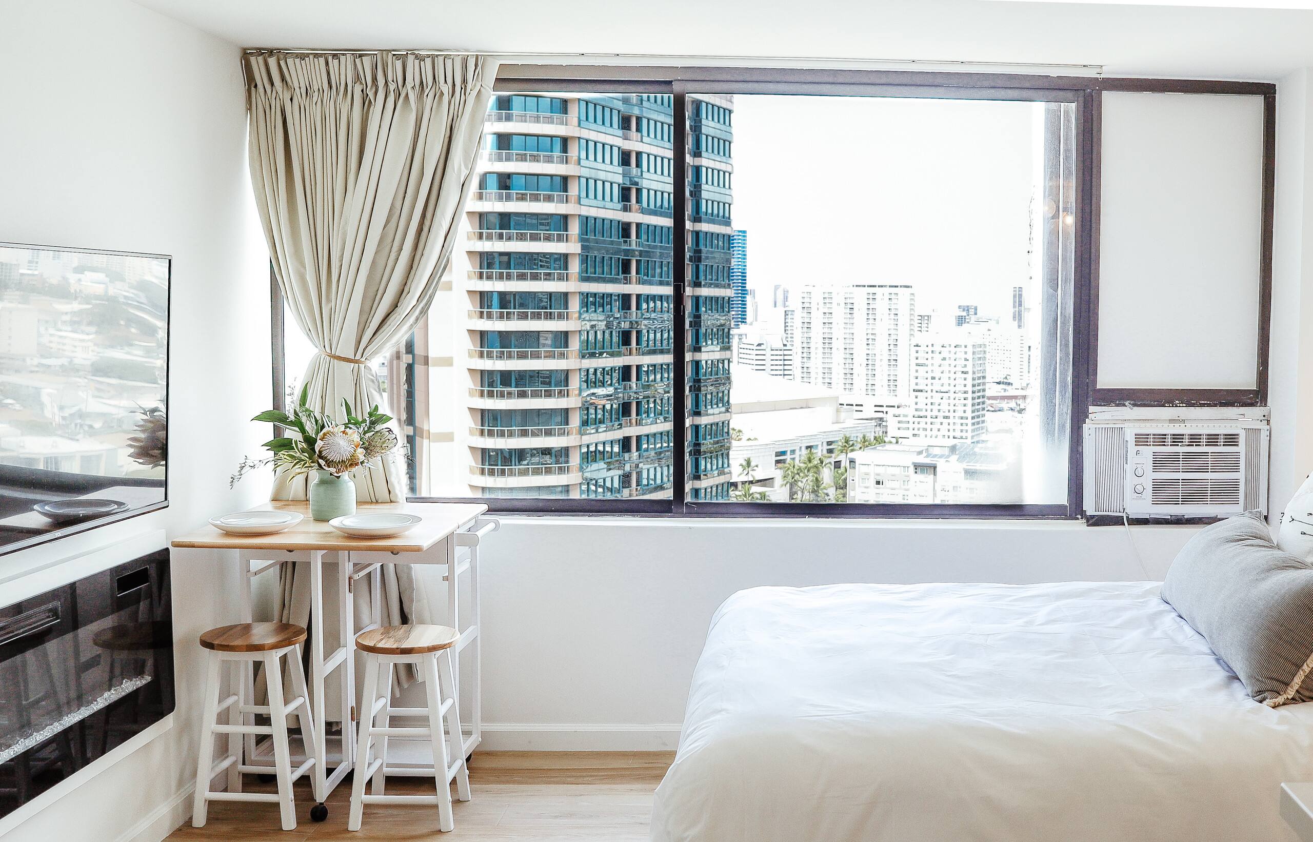 Condo in Honolulu · ★4.8 · 1 bedroom · 1 bed · 1 private bath - Image 10