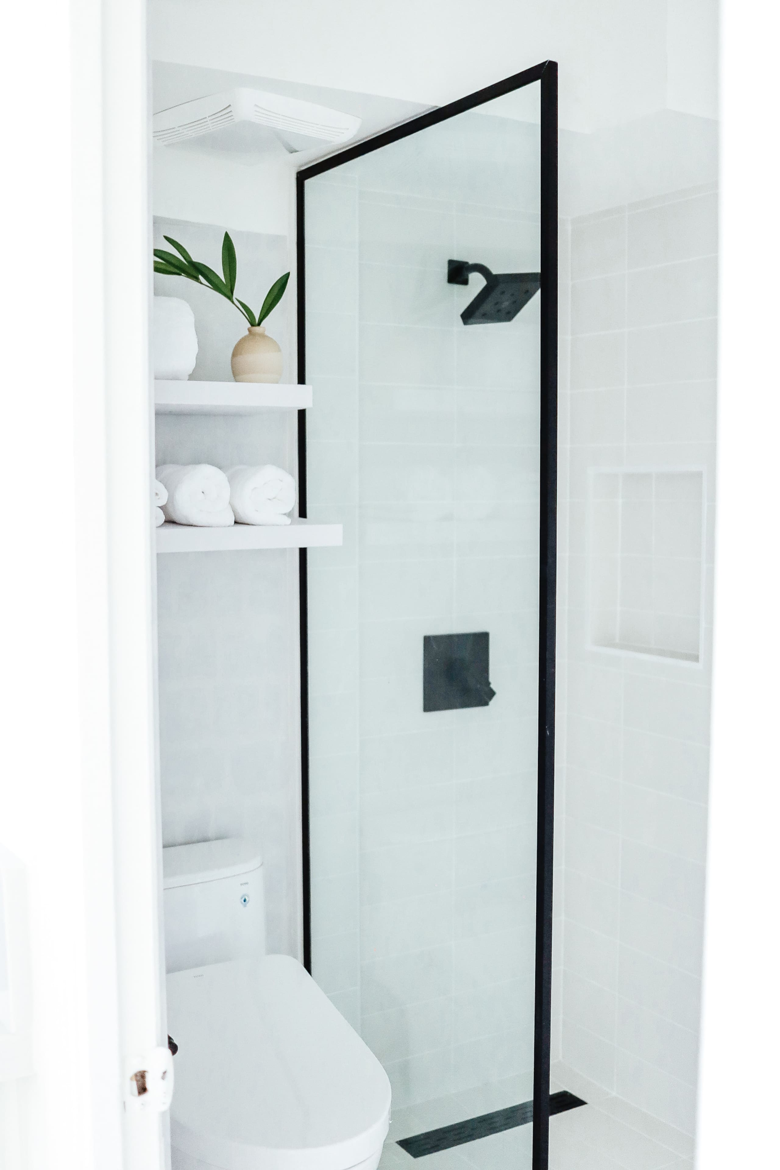 Condo in Honolulu · ★4.8 · 1 bedroom · 1 bed · 1 private bath - Image 4