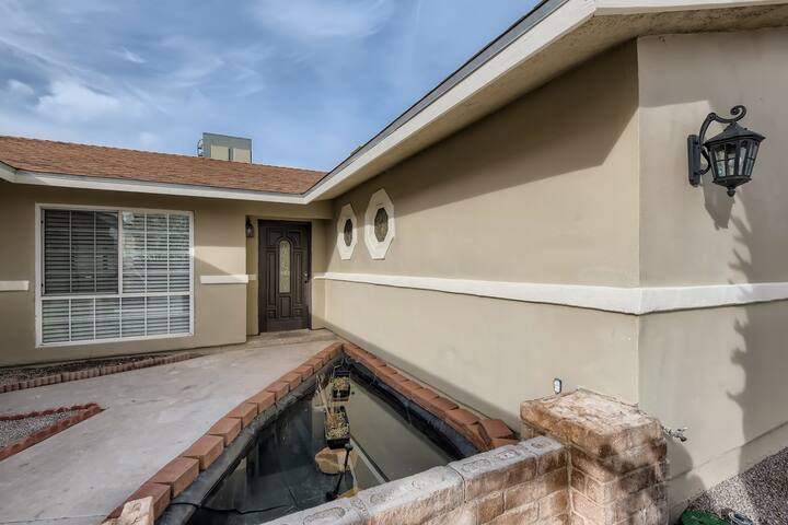 New Renovated Villa *Pool* Near Strip*Convention gallery image 5