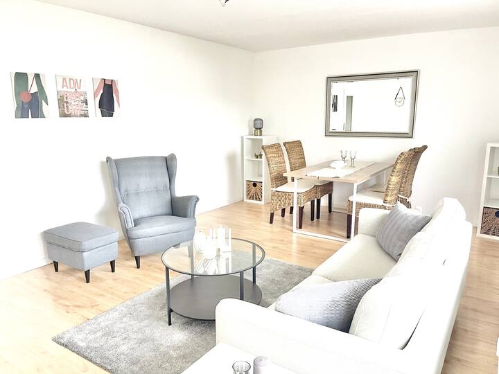 Furnished 3 room apartment MörfeldenWaldorf (1li) Apartments for