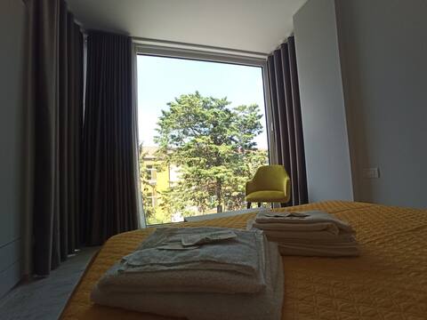 cute independent apartment sleeps 2-5 beds
